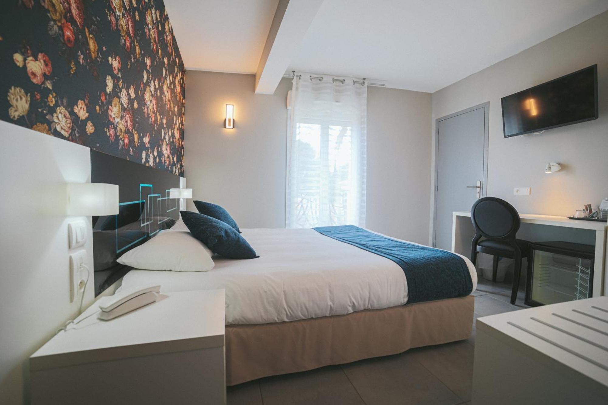Holidays & Work Hotel Sanary-sur-Mer Exterior photo