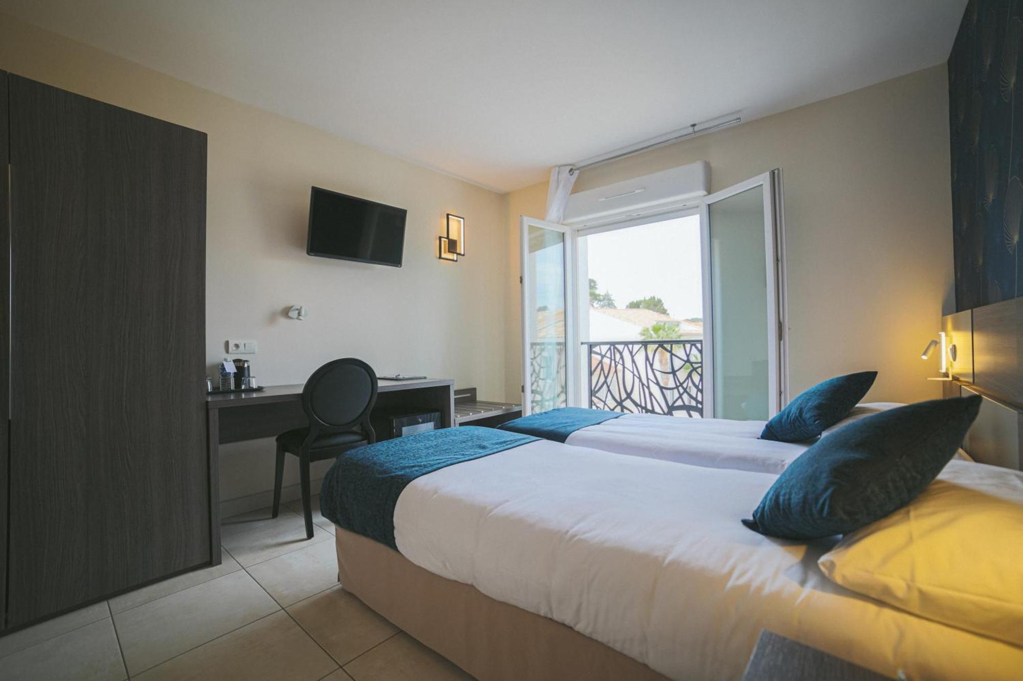 Holidays & Work Hotel Sanary-sur-Mer Exterior photo