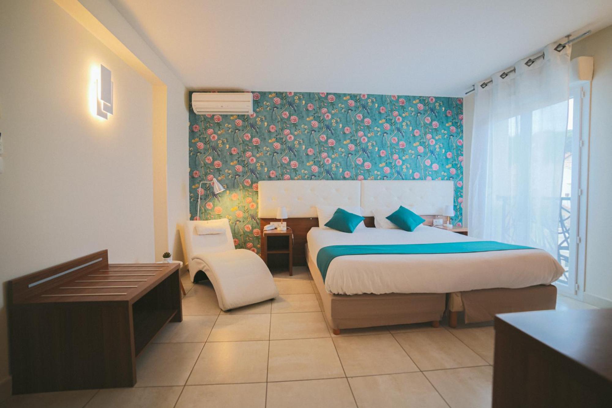 Holidays & Work Hotel Sanary-sur-Mer Exterior photo